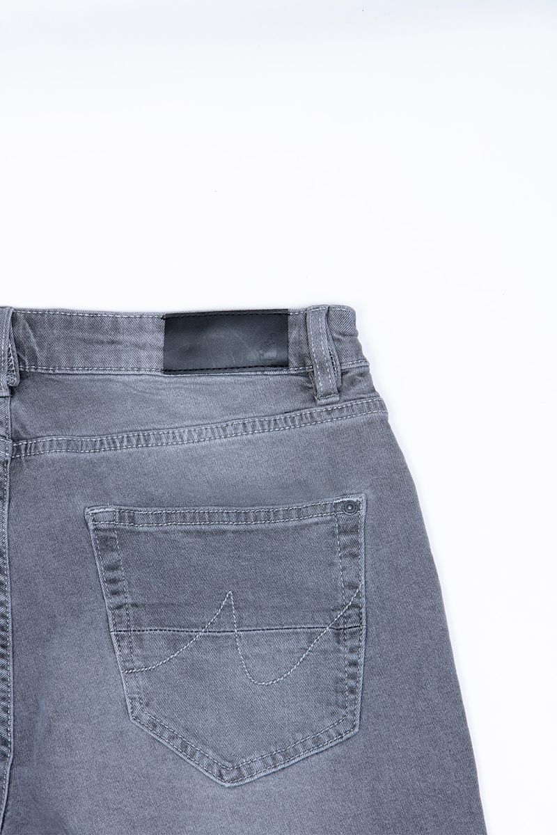 label-3