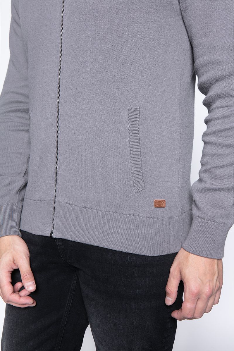 label-3