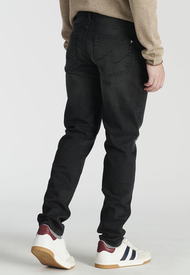 label-3