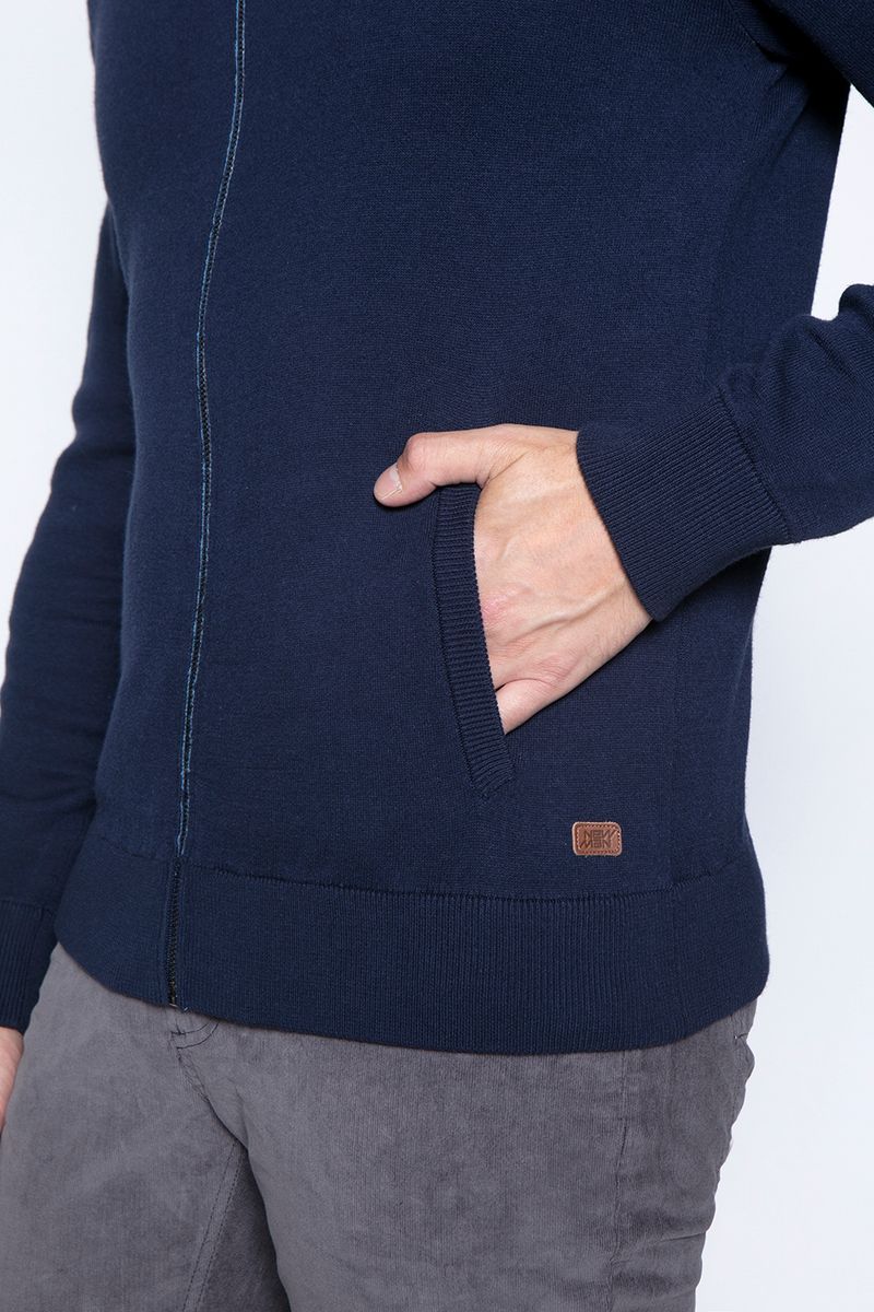 label-4